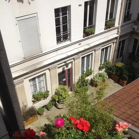 Comfortable In The Centre Of Appartamento Parigi